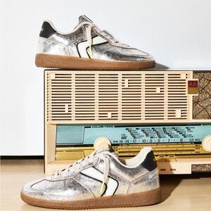 Sora breck gold verbenas  Sneakers